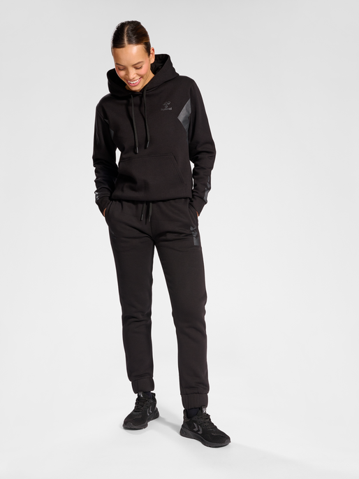 hmlACTIVE CO HOODIE WOMAN, 2001, model
