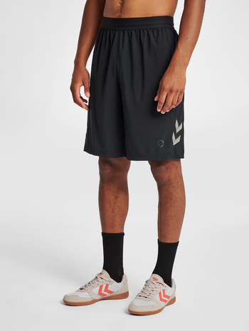 hmlLEAD PRO TRAINING SHORTS, BLACK, model