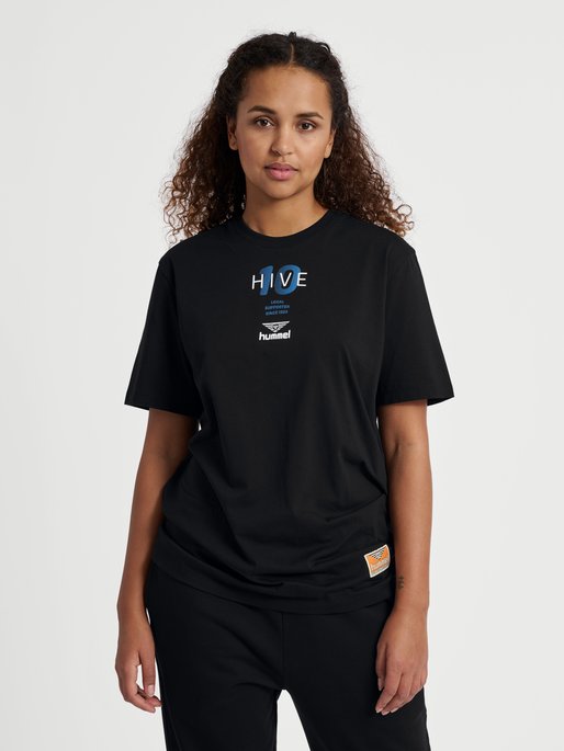 hmlHIVE AIDEN T-SHIRT, 2001, model