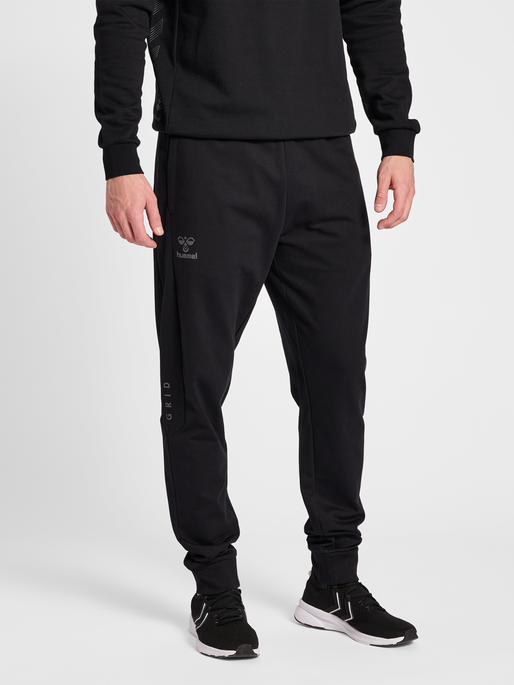 hmlOFFGRID COTTON PANTS, JET BLACK/FORGED IRON, model