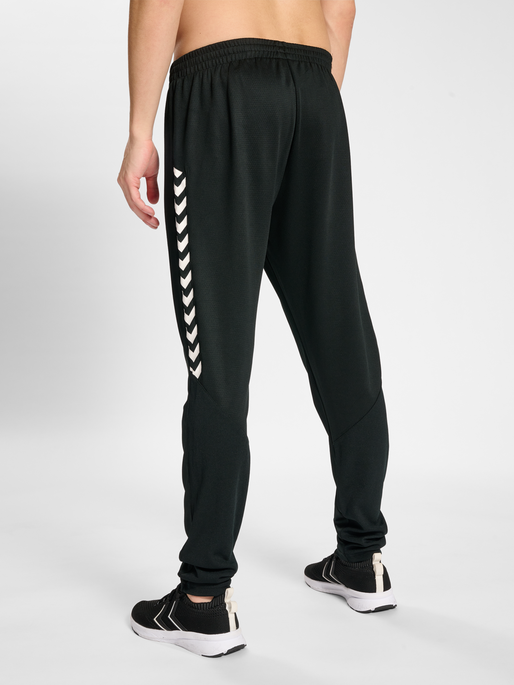 hmlSTALTIC TRAINING PANTS, BLACK, model