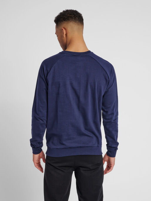 HMLGO COTTON LOGO SWEATSHIRT, MARINE, model