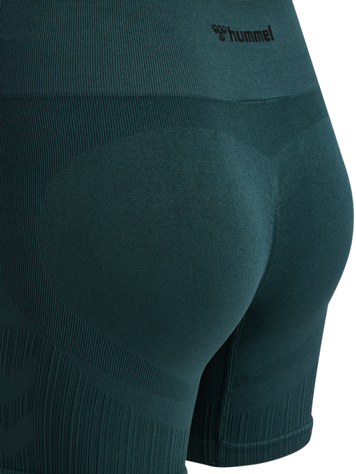 hmlMT DEFINE SEAML SCRUNCH SHORTS, GREEN GABLES hmlMT DEFINE SEAML SCRUNCH SHORTS, GREEN GABLES, packshot