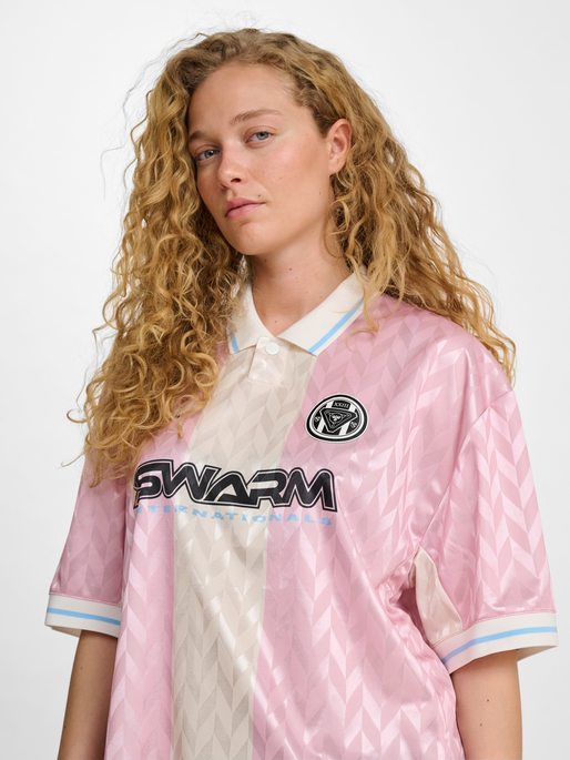 hmlLOOSE FB JERSEY S/S, WINSOME ORCHID, model