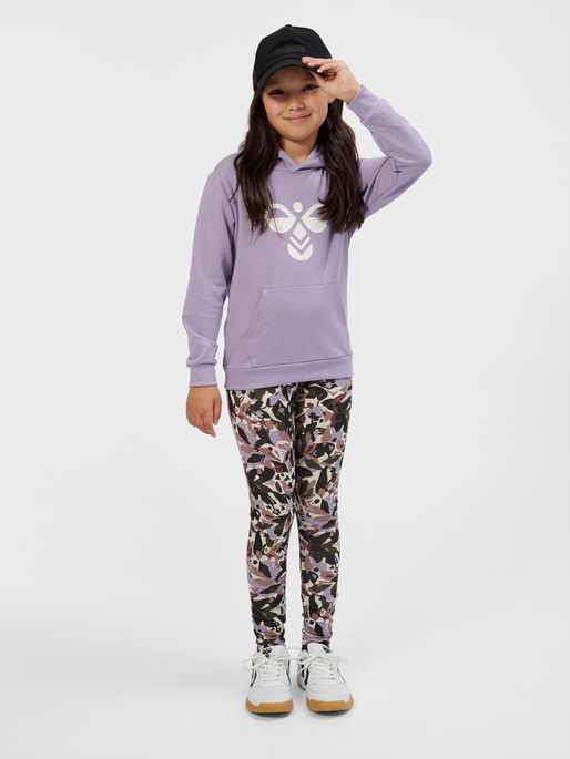 hmlCUATRO HOODIE, LAVENDER GRAY, model