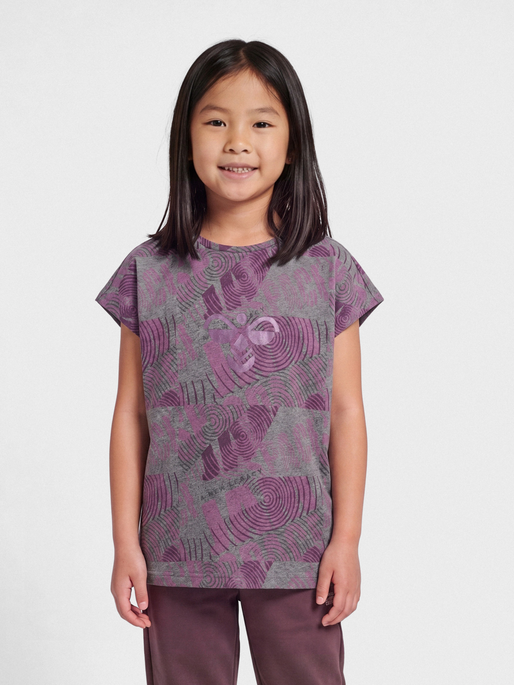 hmlSPACE JAM DIEZ T-SHIRT S/S, AMARANTH, model