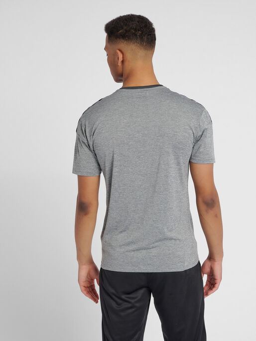 hmlAUTHENTIC POLY JERSEY S/S, GREY MELANGE, model