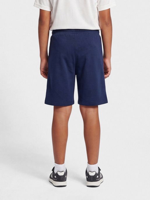 hmlTUKAS SHORTS, BLACK IRIS/BLACK IRIS, model