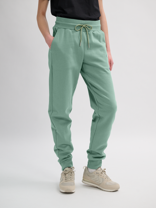 hmlPAOLA REGULAR PANTS, CHINOIS GREEN, model