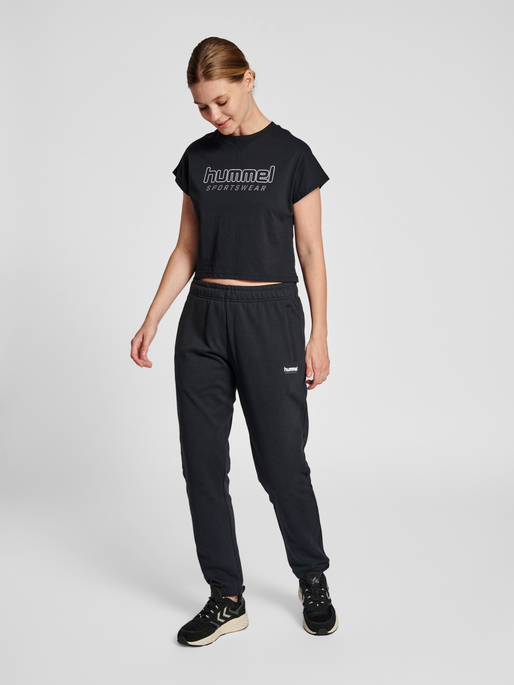 hmlLGC JUNE CROPPED T-SHIRT, 2001, model