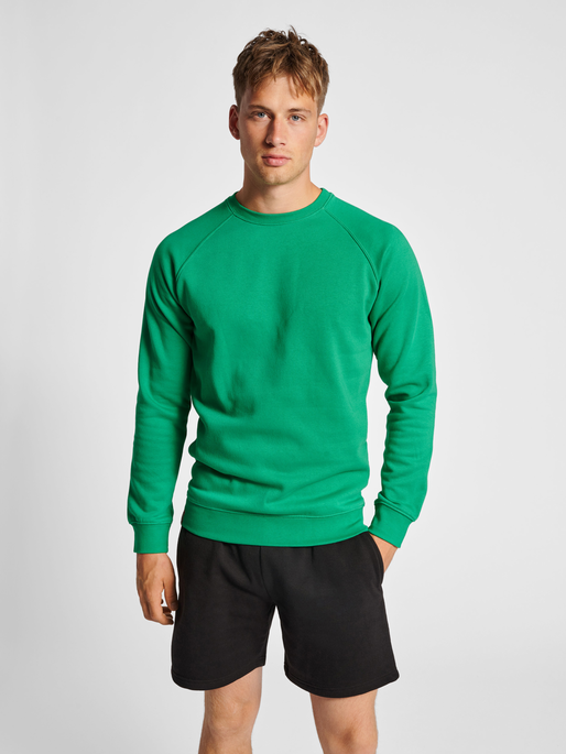 hmlRED CLASSIC SWEATSHIRT, JELLY BEAN, model