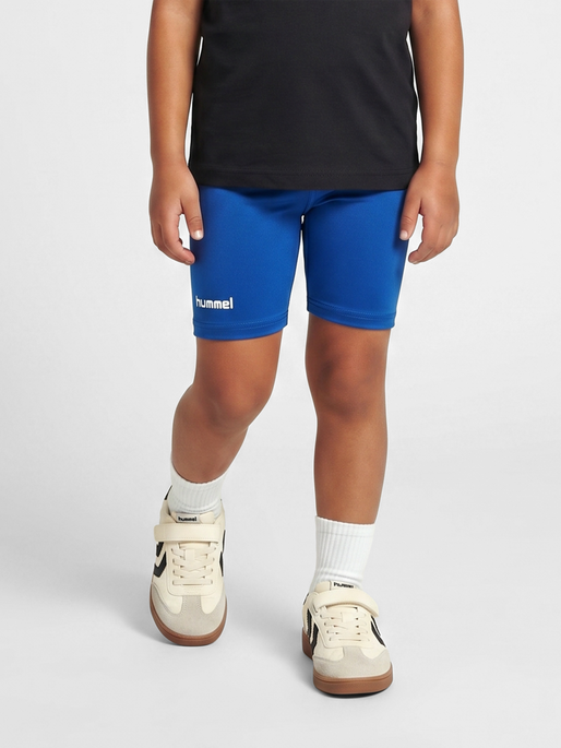 hmlBL ESSENTIAL SHORT TIGHTS KIDS, TRUE BLUE, model