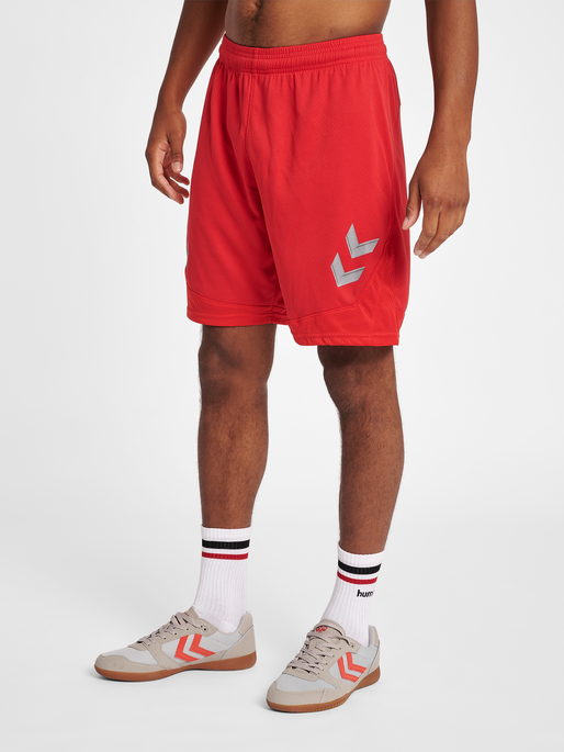 hmlLEAD POLY SHORTS, TRUE RED, model