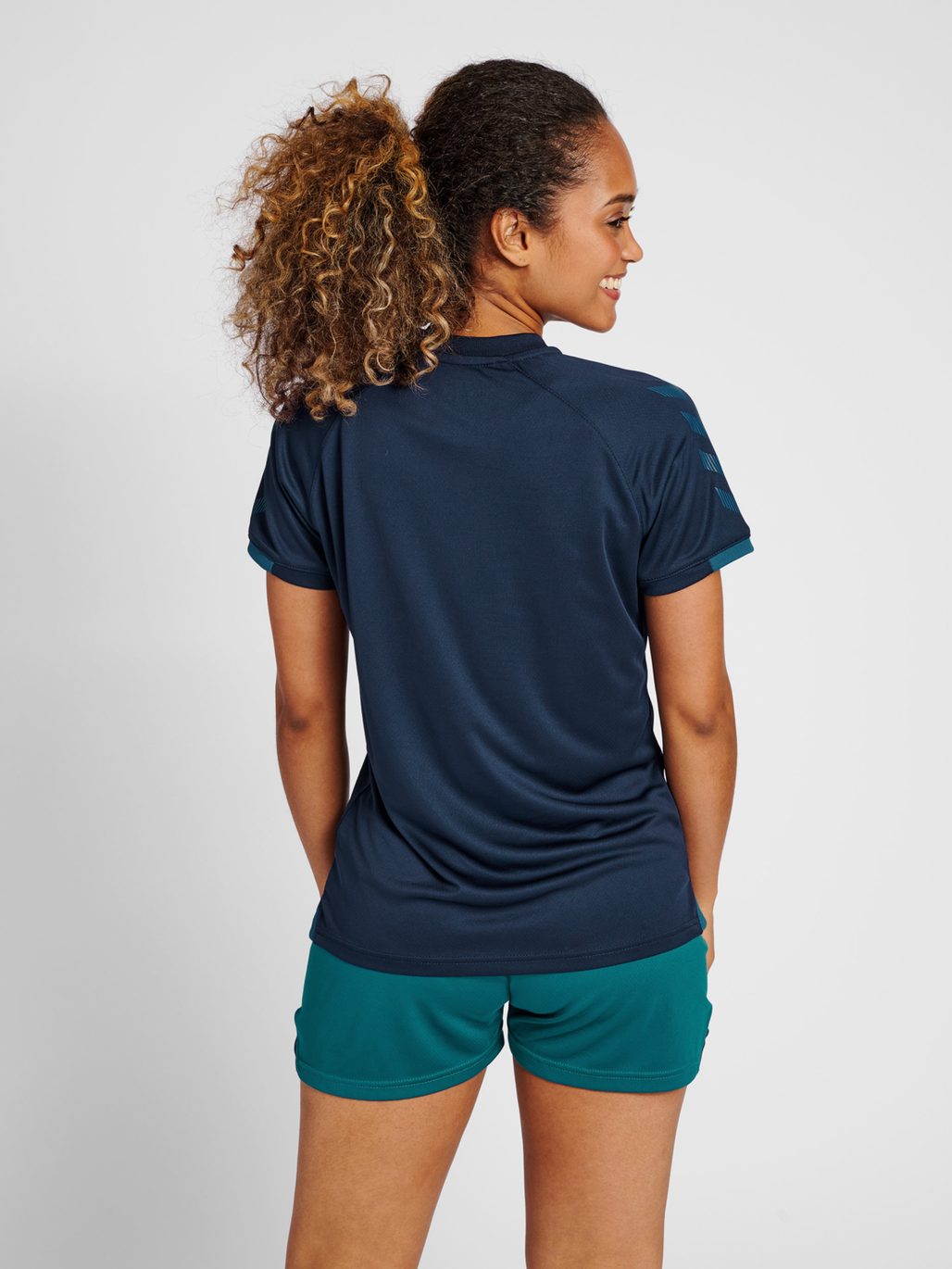 hmlGG12 ACTION JERSEY S/S WOMAN, 7026, model