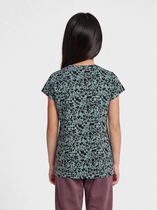hmlMEJSE T-SHIRT S/S, CHINOIS GREEN, model