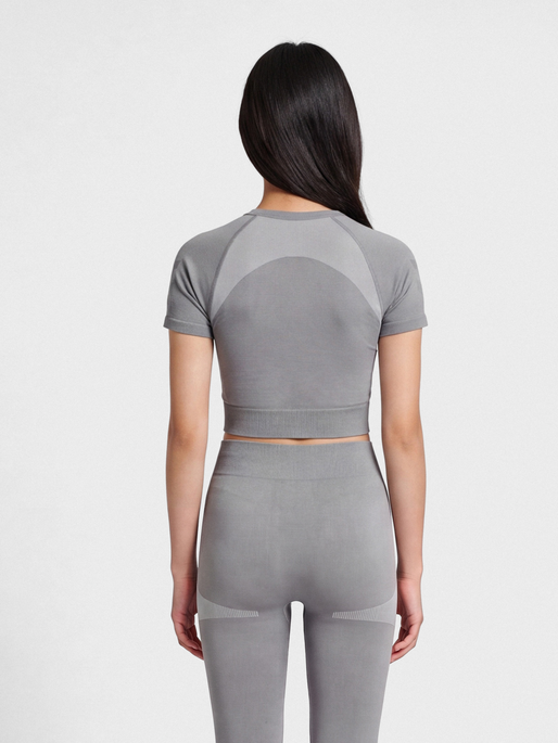 hmlSI SEAMLESS T-SHIRT S/S, FROST GRAY, model
