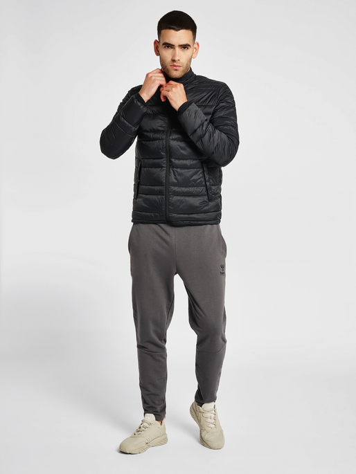 hmlPAX PUFF JACKET, 2001, model