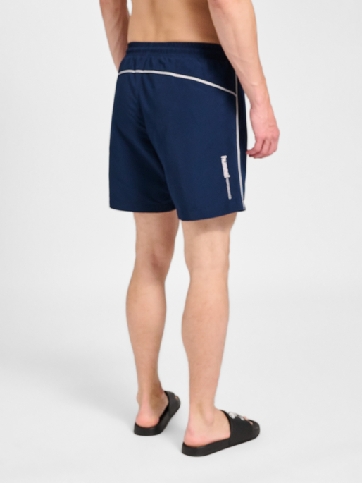 hmlPULSE BOARD SHORTS, DRESS BLUES, model