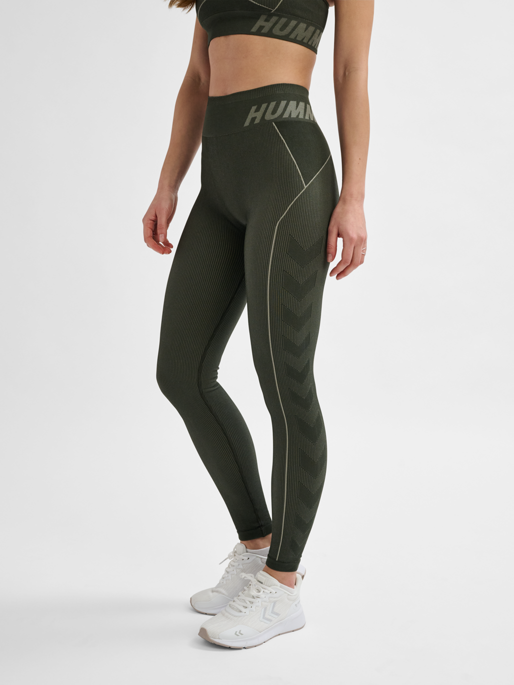 hmlTE CHRISTEL SEAMLESS MW TIGHTS, CLIMBING IVY/SEAGRASS MELANGE, model