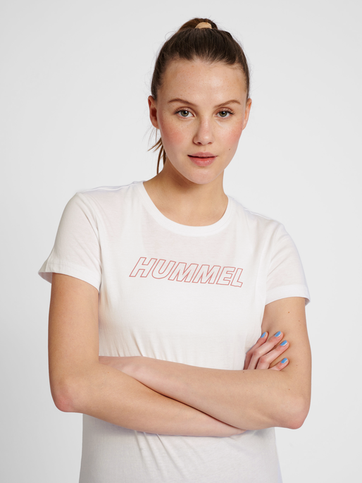 hmlTE CALI COTTON T-SHIRT, WHITE/WITHERED ROSE, model