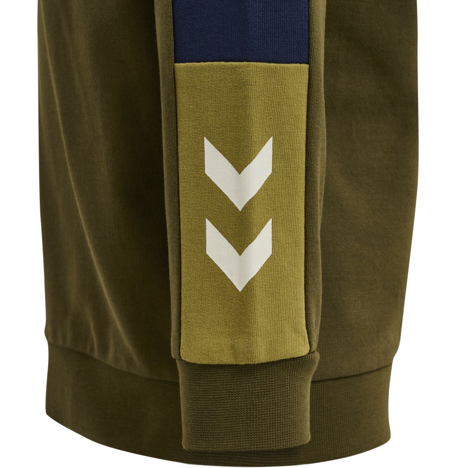 hmlCOMMON SWEATSHIRT, DARK OLIVE, packshot