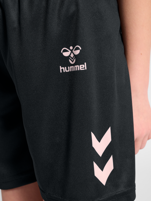 hmlSHIMMER SET, PALE LILAC, model