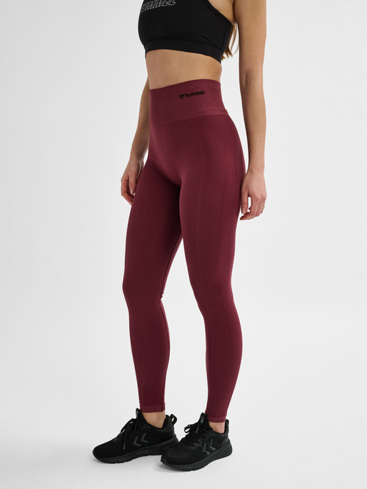 hmlTIF SEAMLESS HIGH WAIST TIGHTS, BITTER CHOCOLATE, model