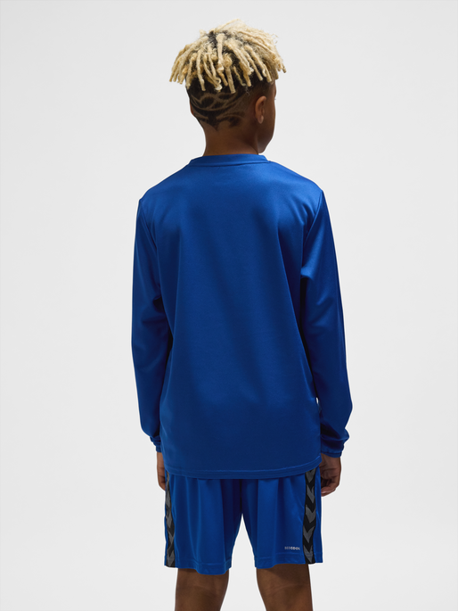 hmlESSENTIAL SWEATSHIRT KIDS, TRUE BLUE, model