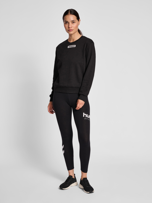 hmlTE ELEMENT SWEATSHIRT, BLACK, model