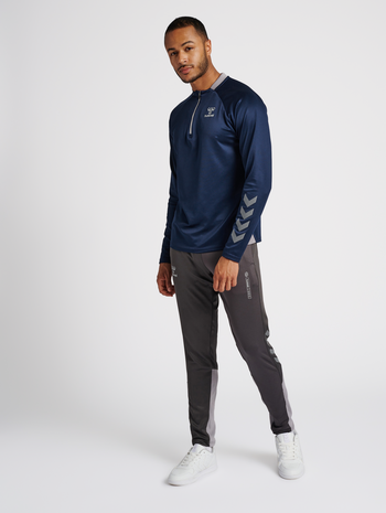 hmlGG12 ACTION HALF ZIP SWEAT, MARINE, model