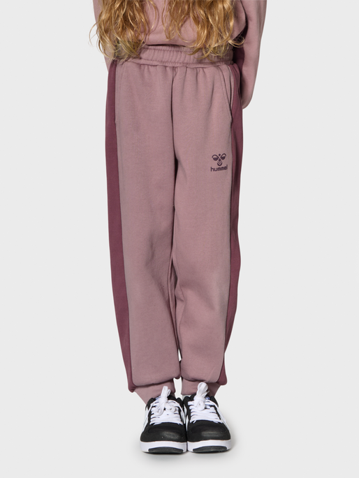 hmlKANNA PANTS, TWILIGHT MAUVE, model