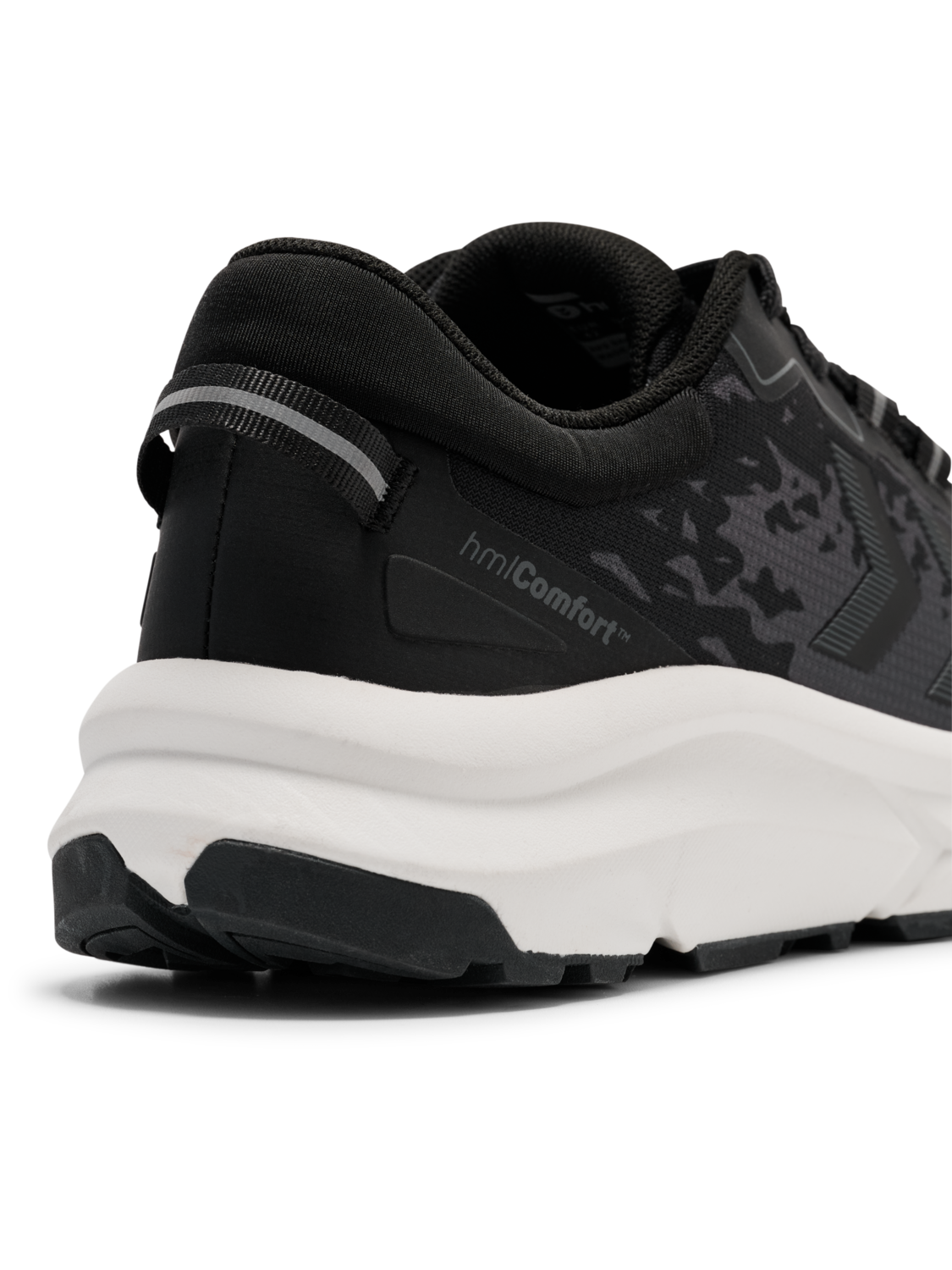 EARTH TRAIL ONE, BLACK, packshot