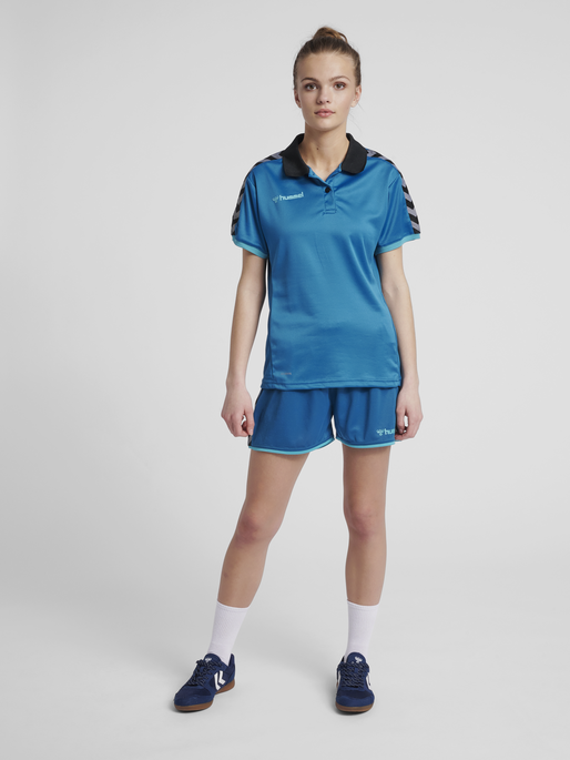 hmlAUTHENTIC WOMAN FUNCTIONAL POLO, CELESTIAL, model