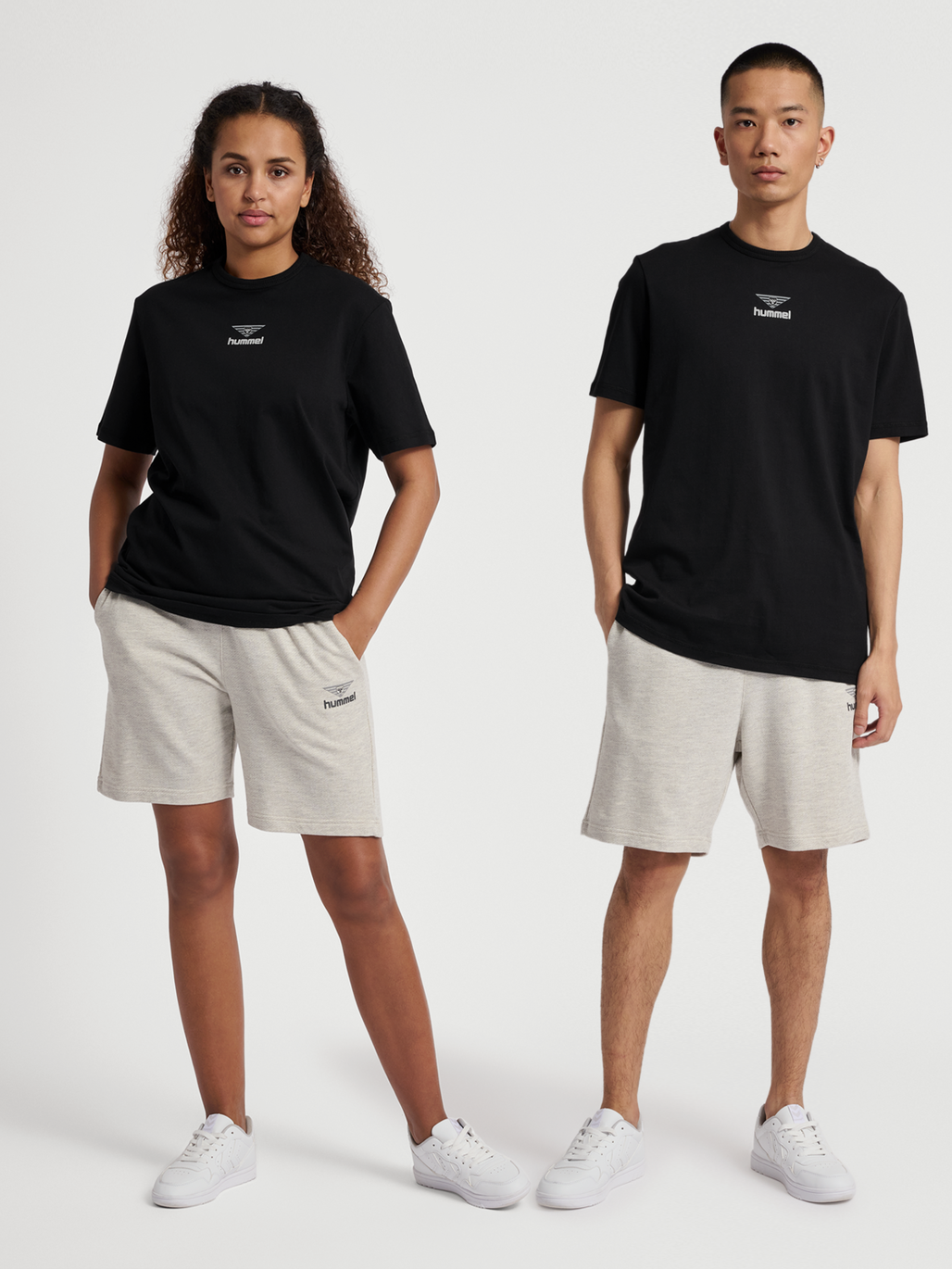 hmlHIVE WADE T-SHIRT, BLACK, model