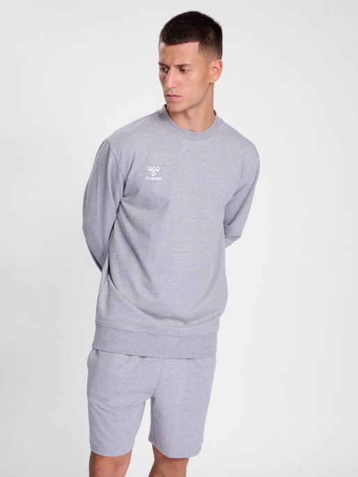 hmlGO 2.0 SWEATSHIRT, GREY MELANGE, model