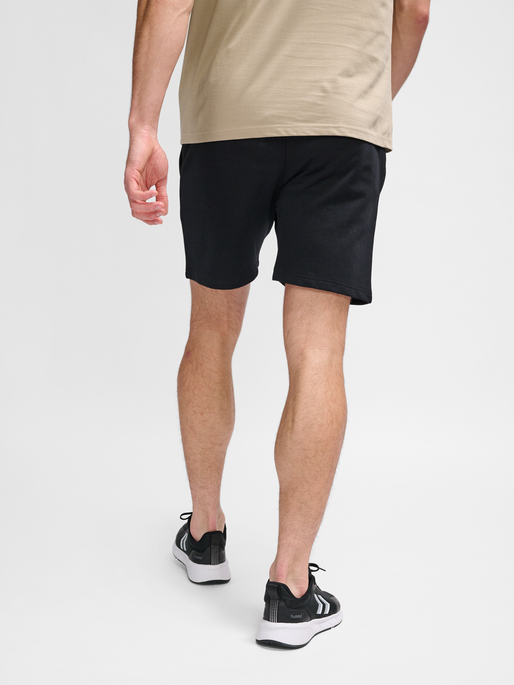 hmlACTIVE CO SHORTS, BLACK, model