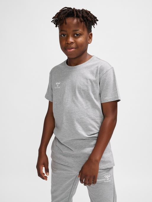 hmlGO 2.0 T-SHIRT S/S KIDS, GREY MELANGE, model