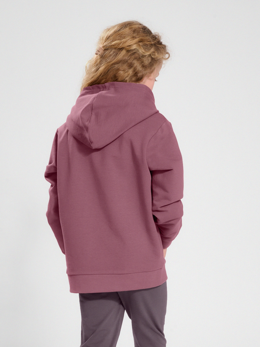 hmlCUATRO HOODIE, ROSE BROWN, model