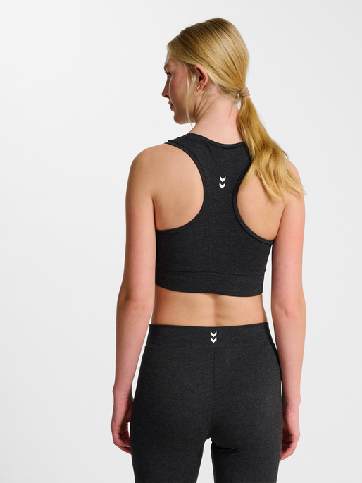 hmlPULSE LOGO LIGHT SUPPORT BRA, BLACK MELANGE, model