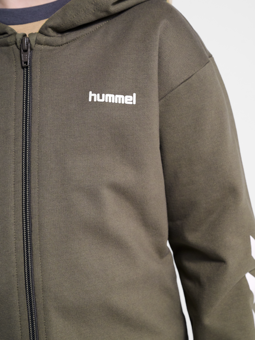hmlJR LOGO ZIP JACKET, DARK NIGHT, model