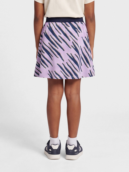hmlRUSHY AOP SKIRT, ORCHID BLOOM, model