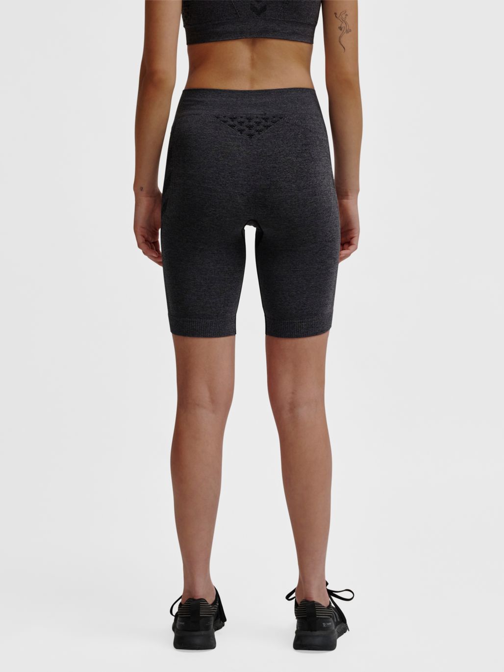 Seamless cycling short clearance
