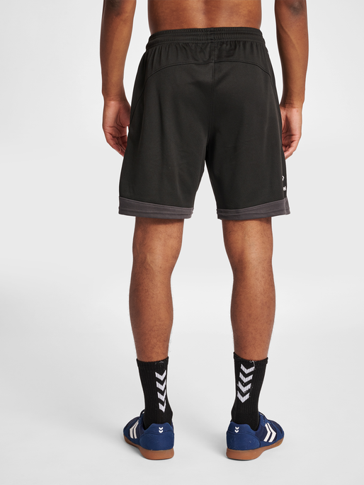 hmlLEAD POLY SHORTS, BLACK, model