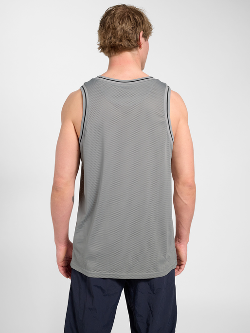 hmlWORLD 26 MESH TANK TOP, ULTIMATE GRAY, model