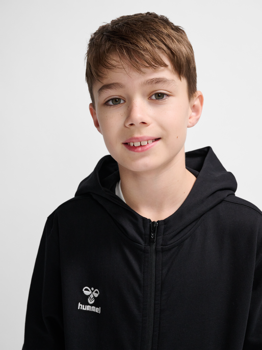 hmlGO 2.0 ZIP HOODIE KIDS, BLACK, model