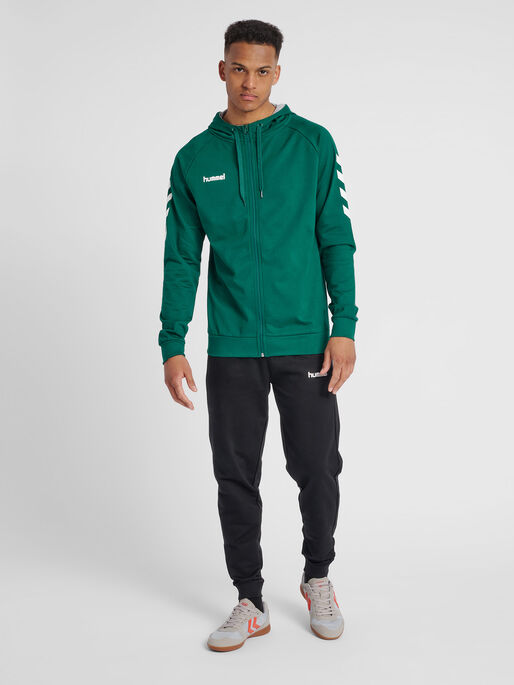 HMLGO COTTON ZIP HOODIE, EVERGREEN, model