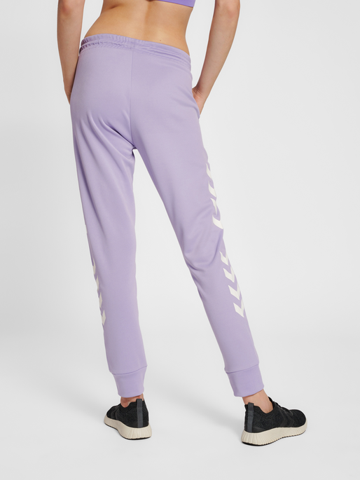 hmlLEGACY POLY WOMAN REGULAR PANTS, HEIRLOOM LILAC, model