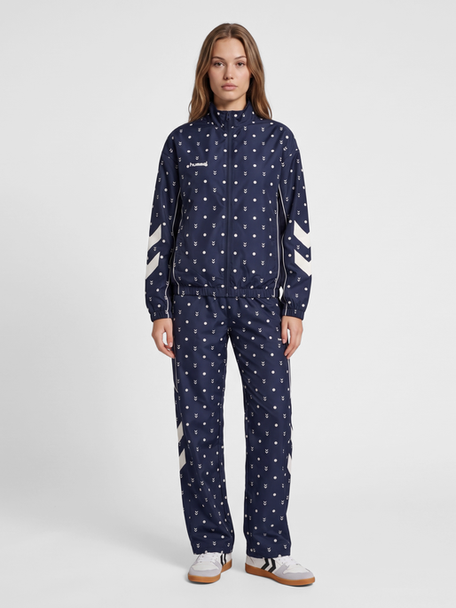 hmlI-D RIPSTOP TRACK PANTS, NIGHT SKY/MARSHMALLOW, model