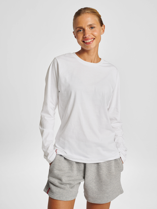 hmlRED BASIC T-SHIRT L/S WOMAN, WHITE, model