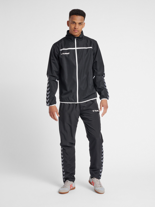 hmlAUTHENTIC TRAINING JACKET, BLACK/WHITE, model